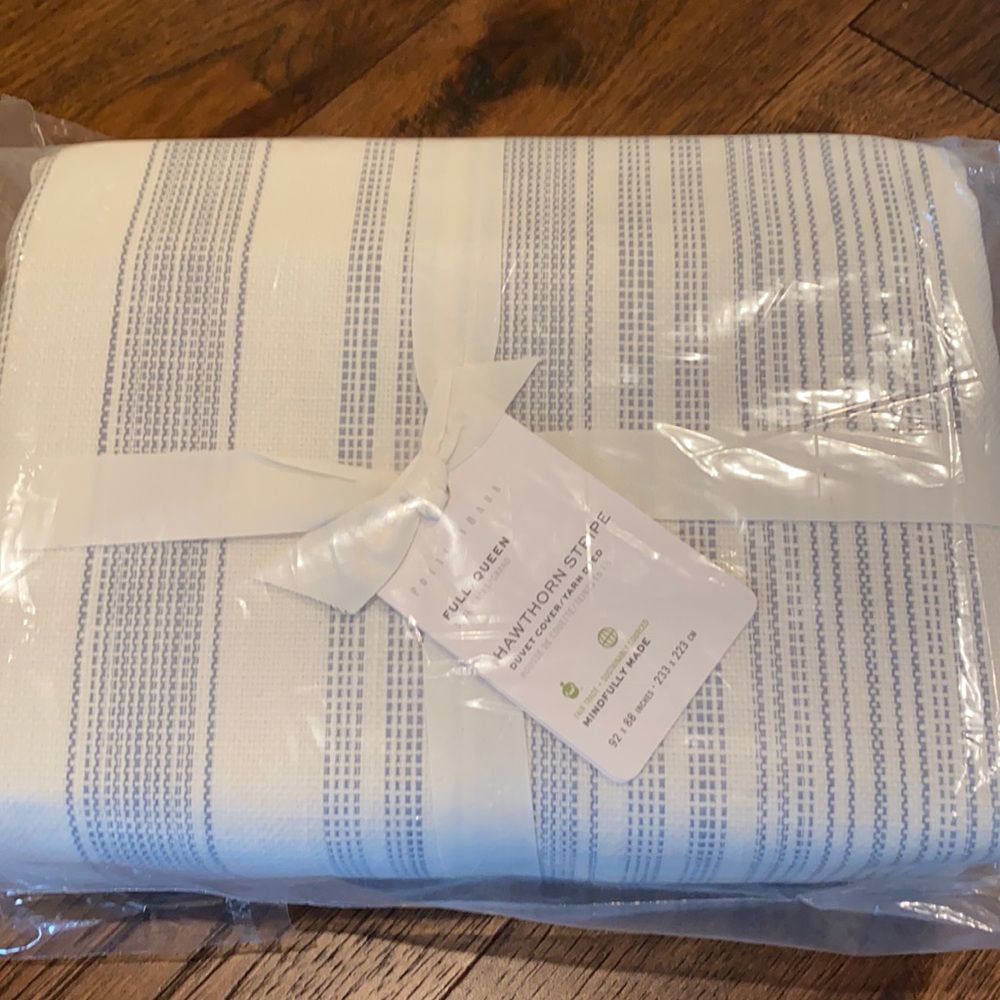 Pottery Barn duvet in full queen